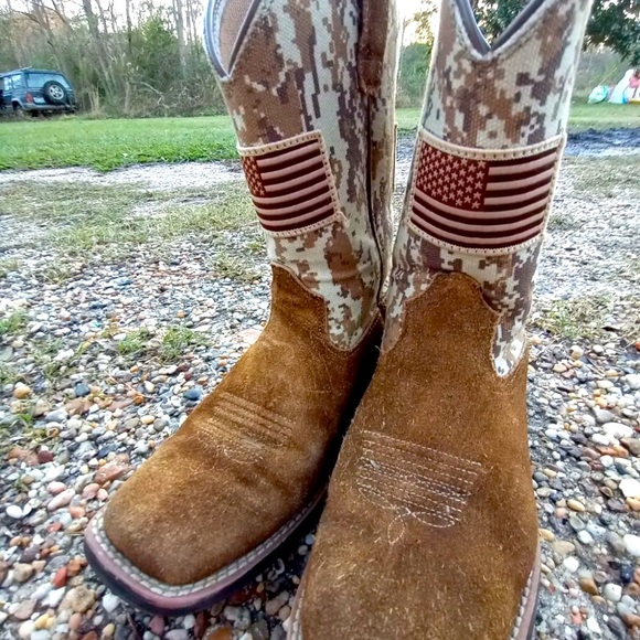 poshmark ariat boots